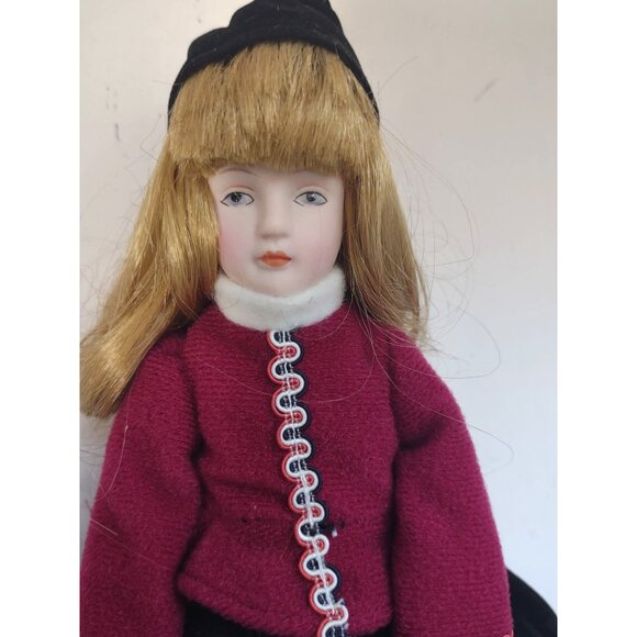 Children Of The World Porcelain Doll Collection Natasha With Blonde Hair & Tra - Picture 5 of 7